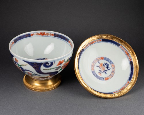 Coupe à couvercle Imari fin XVIIe siècle montée - Céramiques, Porcelaines Style Louis XIV