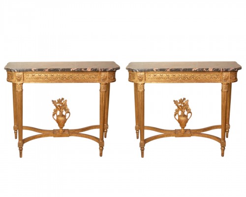 Paire de consoles Epoque Louis XVI bois doré