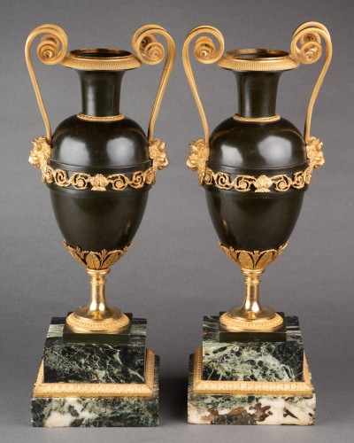 Paire de vases à l'antique Epoque Empire - Objet de décoration Style Empire