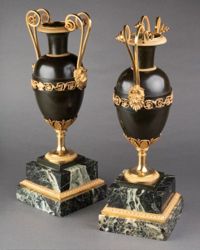 Antiquités - Paire de vases à l'antique Epoque Empire