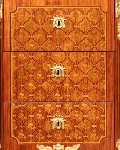 Mobilier Commode - Commode marquetée Epoque Transition