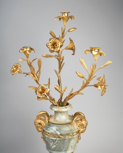 Louis XVI - A pair of End Louis XVI period three- light Candelabra