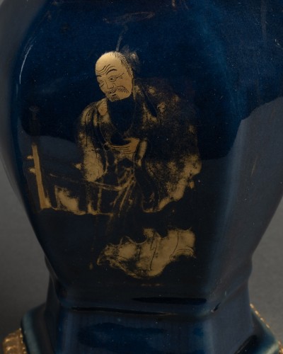 XVIIIe siècle - Paire de vases bleu poudré Chine Période Kangxi