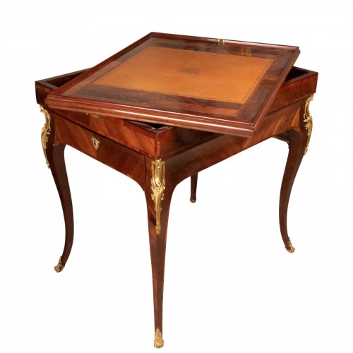 Table Tric Trac époque Louis XV etampillée P II Migeon