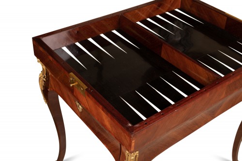 XVIIIe siècle - Table Tric Trac époque Louis XV etampillée P II Migeon