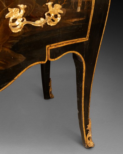 Antiquités - Laquered Chest of Drawers stamped by F-A Reizell Louis XV Period