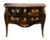 Commode en vernis Martin Estampillée de F-A Reizell Epoque Louis XV