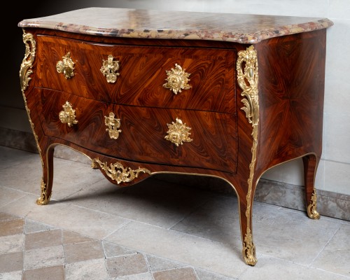 Furniture  - A Regency Chest of drawers Early 18th Century