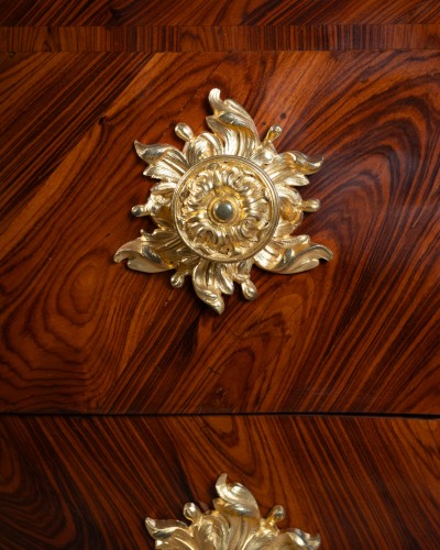 Antiquités - A Regency Chest of drawers Early 18th Century