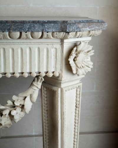 XVIIIe siècle - Paire de consoles Epoque Louis XVI bois peint