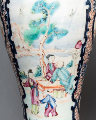 XVIIIe siècle - Paire de vases montés porcelaine de Canton XVIIIe