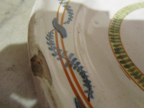 Céramiques, Porcelaines  - Paire assiettes en faience de Roanne fin XVIIIe siècle
