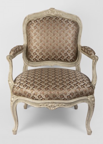 Seating  - A pair of Louis XV painted fauteuils à la Reine