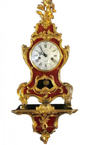 Red turtle scale clock Louis XV périod 