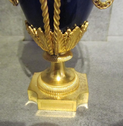 Paire de vases époque Louis XVI - Louis XVI