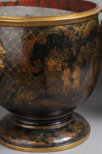 Objet de décoration Cassolettes, coupe et vase - Paire de rafraîchissoirs époque Régence en laque