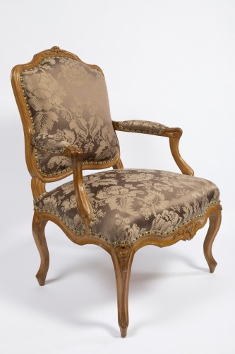 A set of four Louis XV  fauteuils à la Reine stamped Henri Amand - Seating Style Louis XV