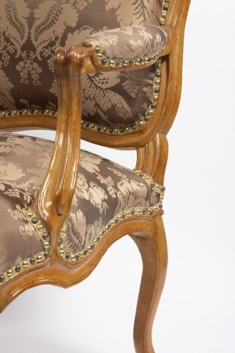 Antiquités - Ensemble de quatre fauteuils Louis XV estampillés de H AMAND