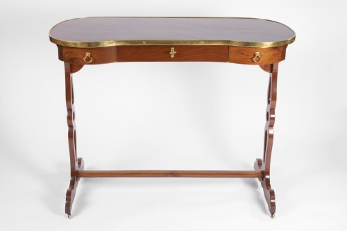 Table dite "rognon " en acajou, époque Louis XVI - Mobilier Style Louis XVI