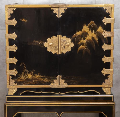 A Japon ormolu Lacquered Cabinet Japan Edo Period 17Th Century - Furniture Style Louis XIV