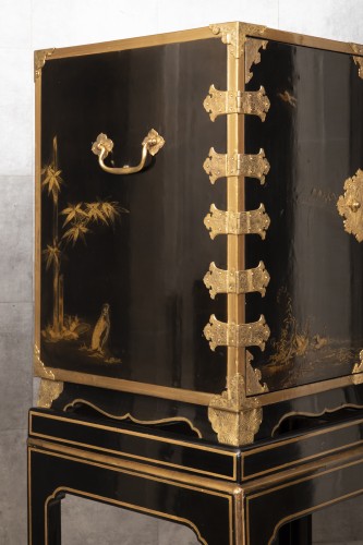 Louis XIV - A Japon ormolu Lacquered Cabinet Japan Edo Period 17Th Century