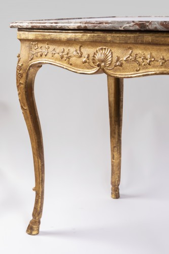 XVIIIe siècle - Table de milieu bois doré Epoque Régence