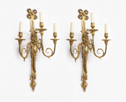 Luminaires Appliques - Ensemble de quatre grandes appliques Epoque Louis XVI en bronze doré