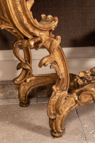 Antiquités - A Large Louis XV giltwood Console 