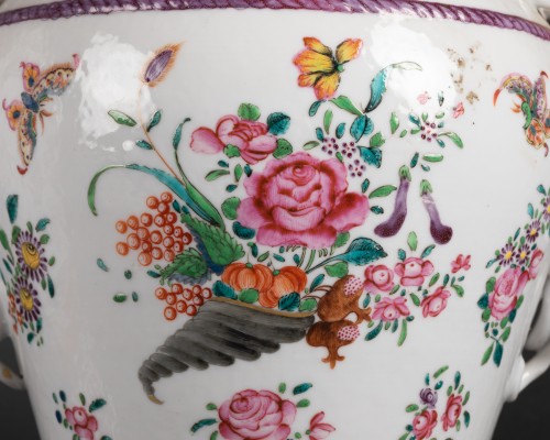 XVIIIe siècle - Paire de vases porcelaine de Chine XVIIIe siècle