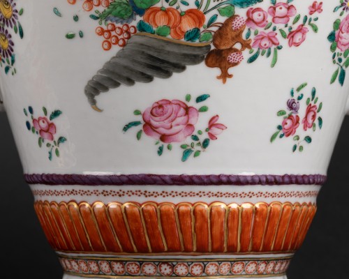 Paire de vases porcelaine de Chine XVIIIe siècle - Louis XV