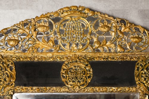 Miroir à clinquants Flandres XVIIe siècle - Louis XIV