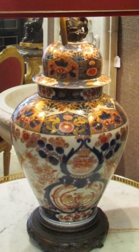 Grandes Potiches en porcelaine de Chine façon Imari montées en lampes - Luminaires Style Louis-Philippe