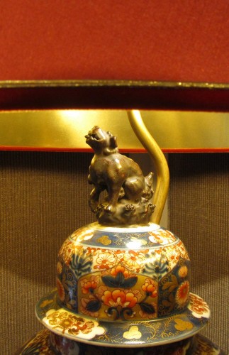 XIXe siècle - Grandes Potiches en porcelaine de Chine façon Imari montées en lampes