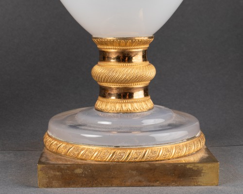 Paire de vases en opaline montés en lampe - Restauration - Charles X