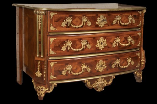 Antiquités - Commode by Thomas Hache around 1715