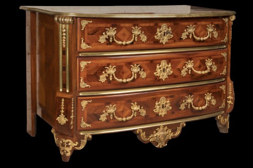 Antiquités - Commode en placage par Thomas Hache vers 1715