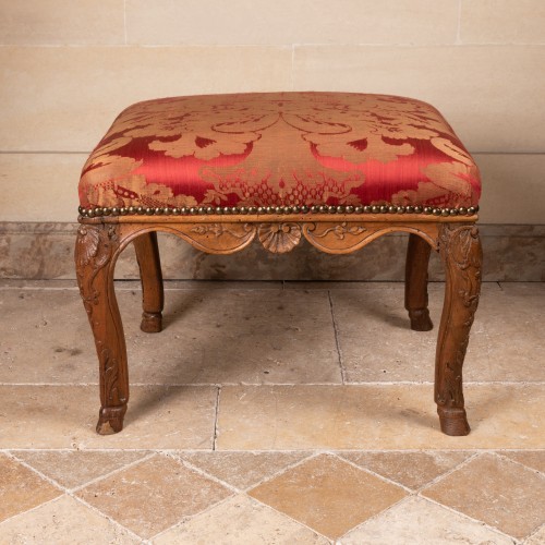 A Louis XV beechwood Stol - Seating Style Louis XV