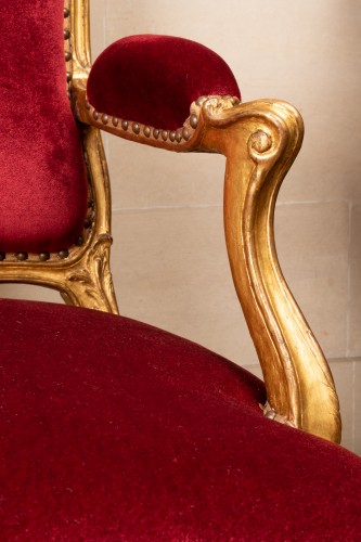 Louis XV - Large paire de Fauteuils en bois doré estampillés de Claude I Séné Epoque Louis XV