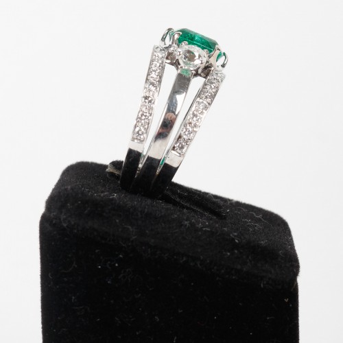 Antique Jewellery  - Ring with a natural emerald of 3,11 cts from Afghanistan