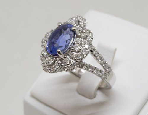 Sapphire and Diamonds Ring in 18k Gold - Antique Jewellery Style 