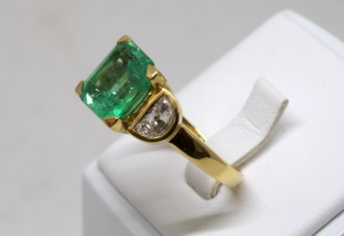 Antique Jewellery  - Emerald Ring