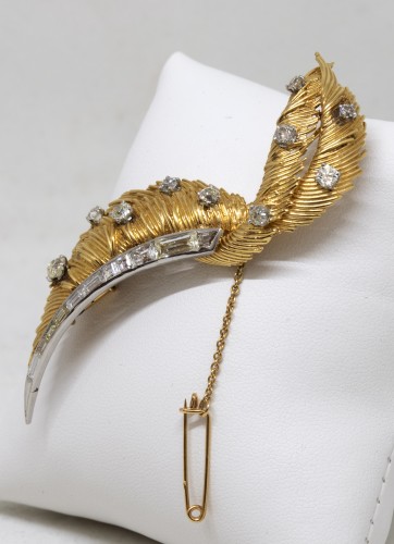 Broche "Plume" en or et diamants - Bijouterie, Joaillerie Style Années 50-60