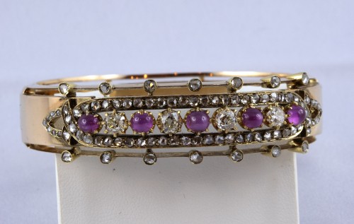 Bracelet en or rose serti de rubis et diamants - Bijouterie, Joaillerie Style Napoléon III