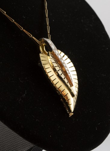 Van Cleef and Arpel -  Gold pendant set with diamonds - Antique Jewellery Style 50
