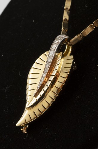 Antique Jewellery  - Van Cleef and Arpel -  Gold pendant set with diamonds