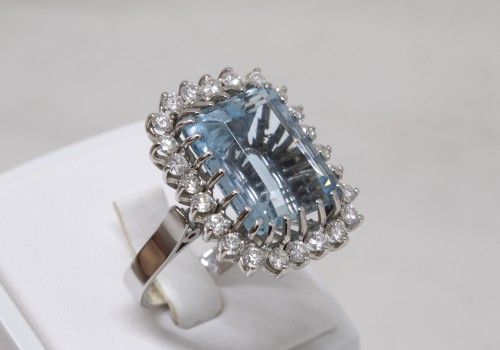 Antique Jewellery  - White gold ring Aquamarine and diamonds