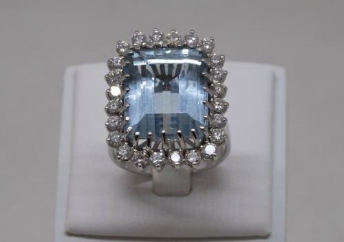 XXe siècle - Bague or blanc Aigue-marine et diamants