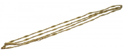 Long necklace in gold