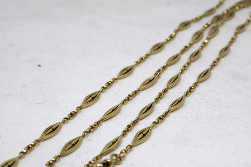 Antique Jewellery  - Long necklace in gold