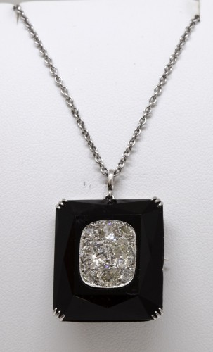 20th century - Onyx art-deco pendant set with 8 TA diamonds